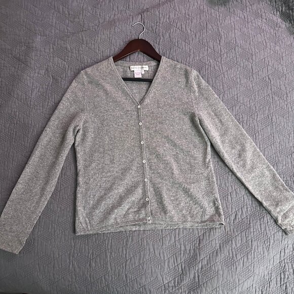 Hayley Matthews 100% Cashmere Button-Up Sweater - Picture 1 of 5